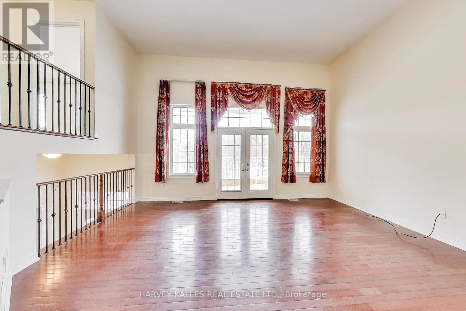 28 Morganfield Court, Richmond Hill, Ontario L4E 0S6 - Photo 9 - N12788786