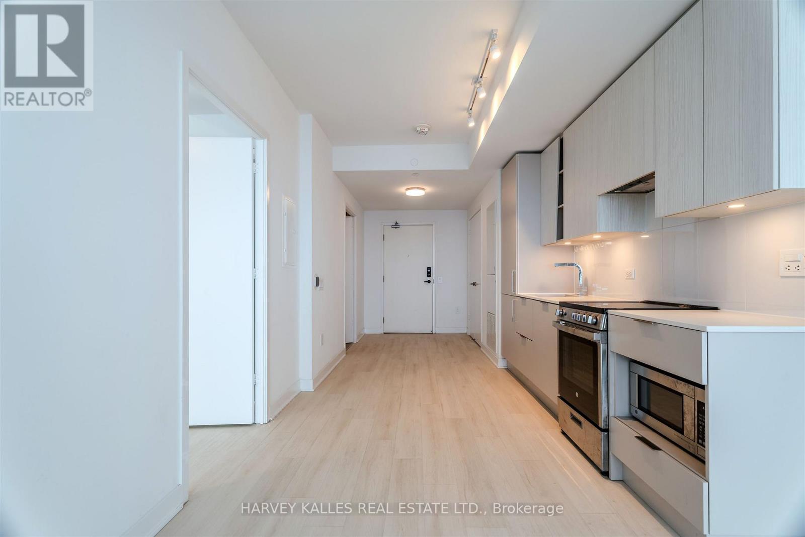 5211 - 3900 Confederation Parkway, Mississauga, Ontario L5B 0M3 - Photo 11 - W12788780