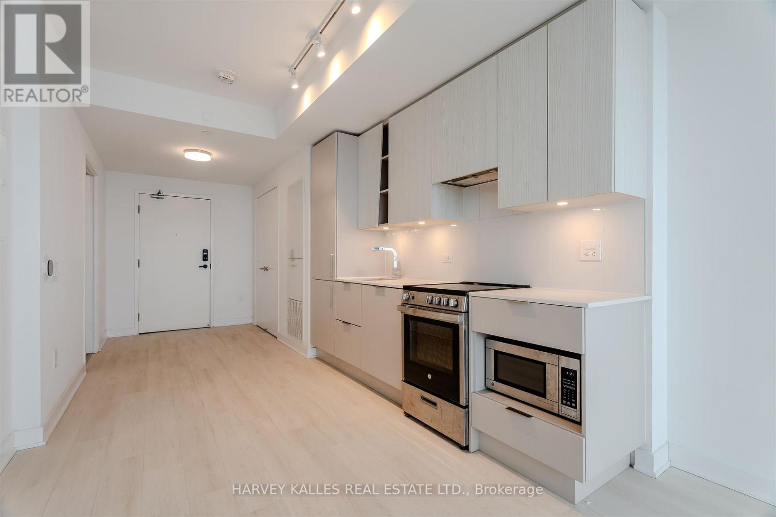 5211 - 3900 Confederation Parkway, Mississauga, Ontario L5B 0M3 - Photo 14 - W12788780