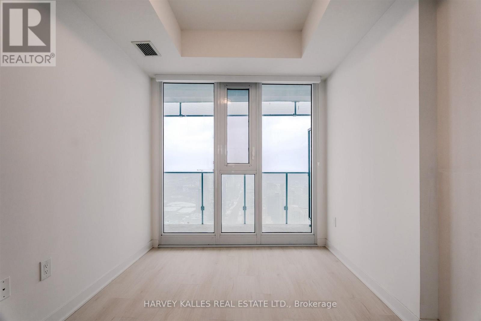 5211 - 3900 Confederation Parkway, Mississauga, Ontario L5B 0M3 - Photo 16 - W12788780