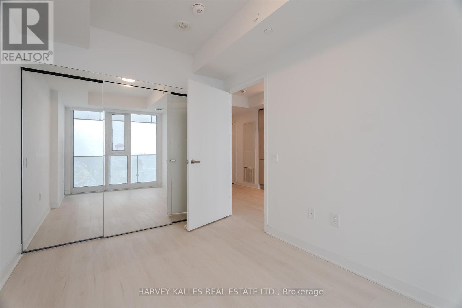 5211 - 3900 Confederation Parkway, Mississauga, Ontario L5B 0M3 - Photo 17 - W12788780