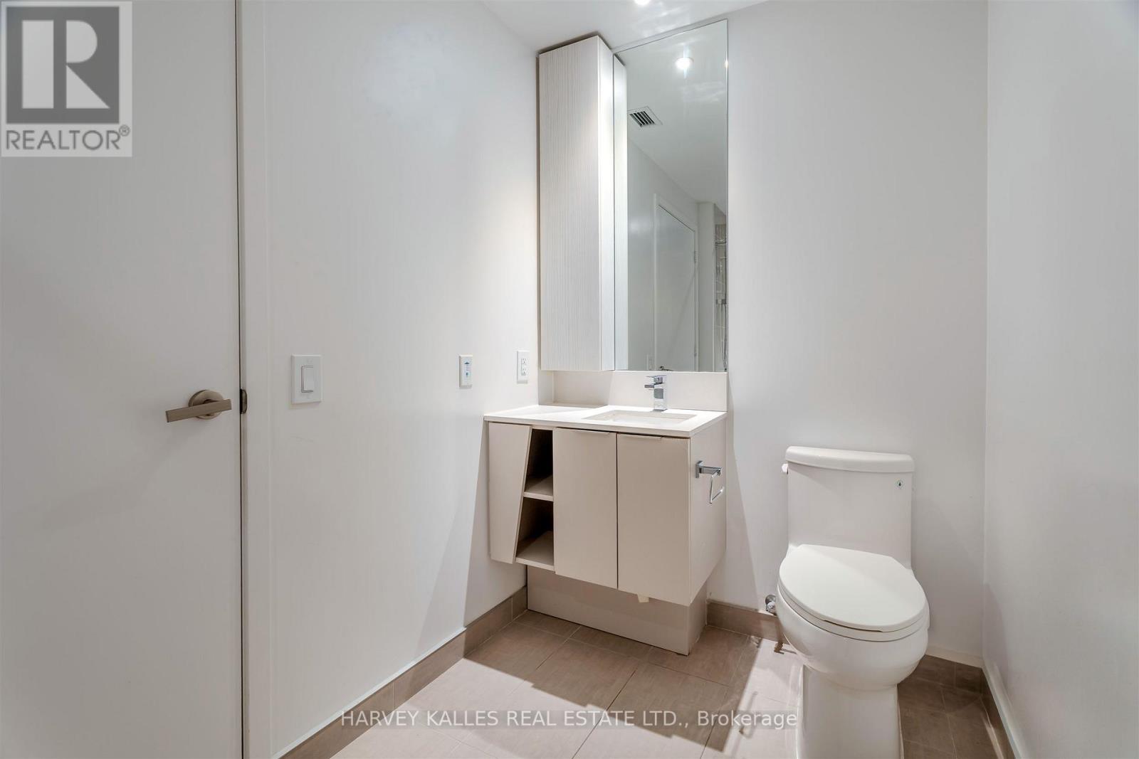 5211 - 3900 Confederation Parkway, Mississauga, Ontario L5B 0M3 - Photo 18 - W12788780