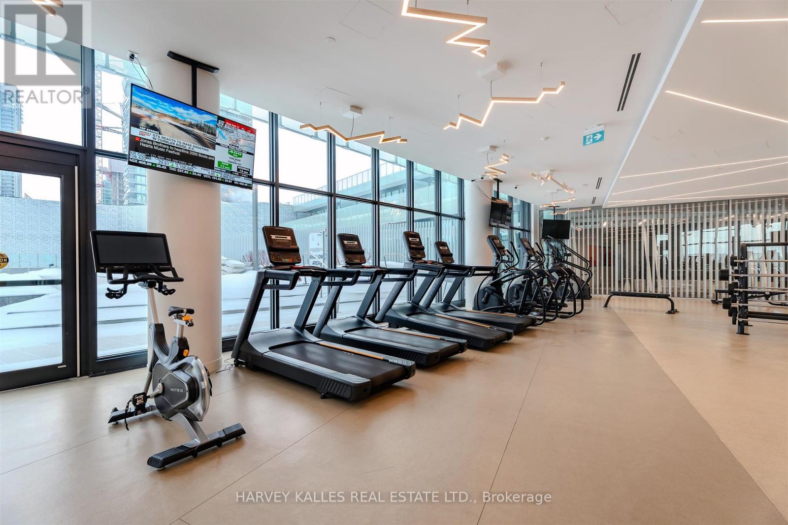 5211 - 3900 Confederation Parkway, Mississauga, Ontario L5B 0M3 - Photo 29 - W12788780