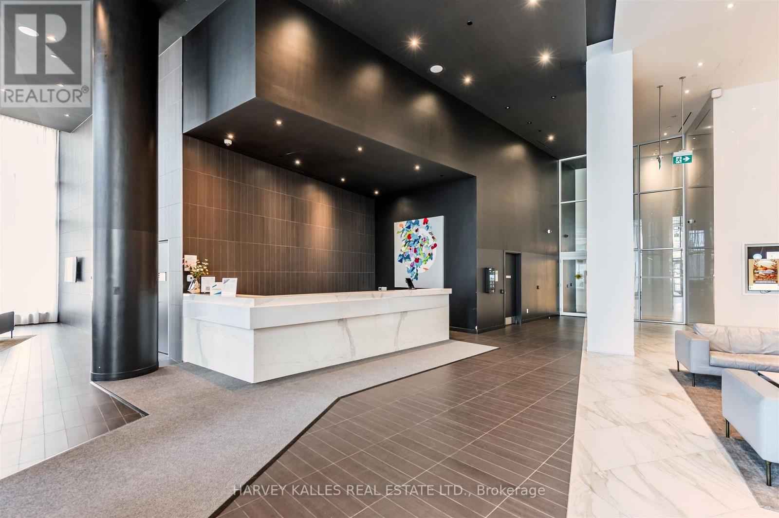 5211 - 3900 Confederation Parkway, Mississauga, Ontario L5B 0M3 - Photo 7 - W12788780