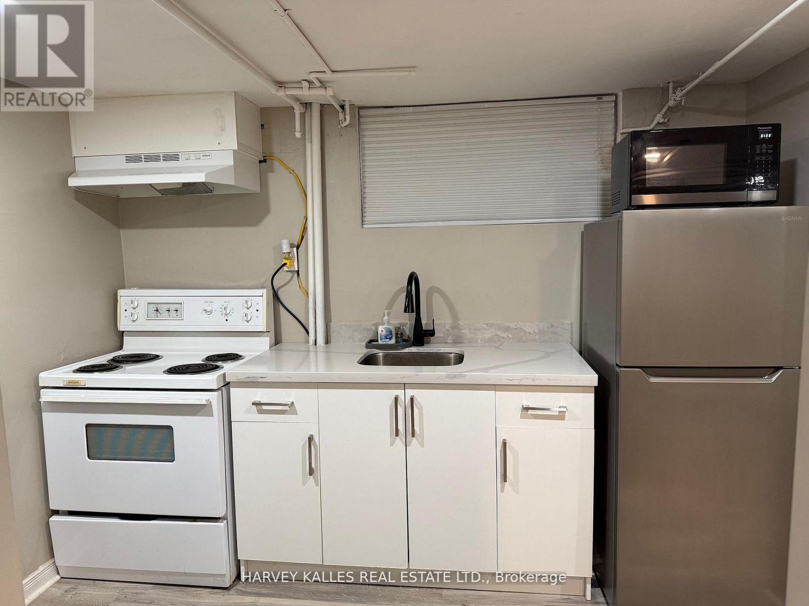 Lower - 473 Whitmore Avenue, Toronto, Ontario  M6E 2N6 - Photo 3 - W12788840