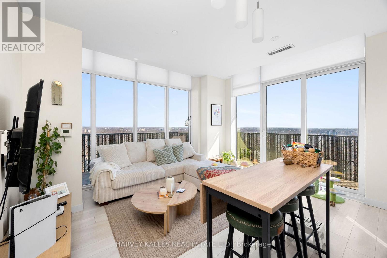 5807 - 8 EGLINTON AVENUE E, Toronto, Ontario