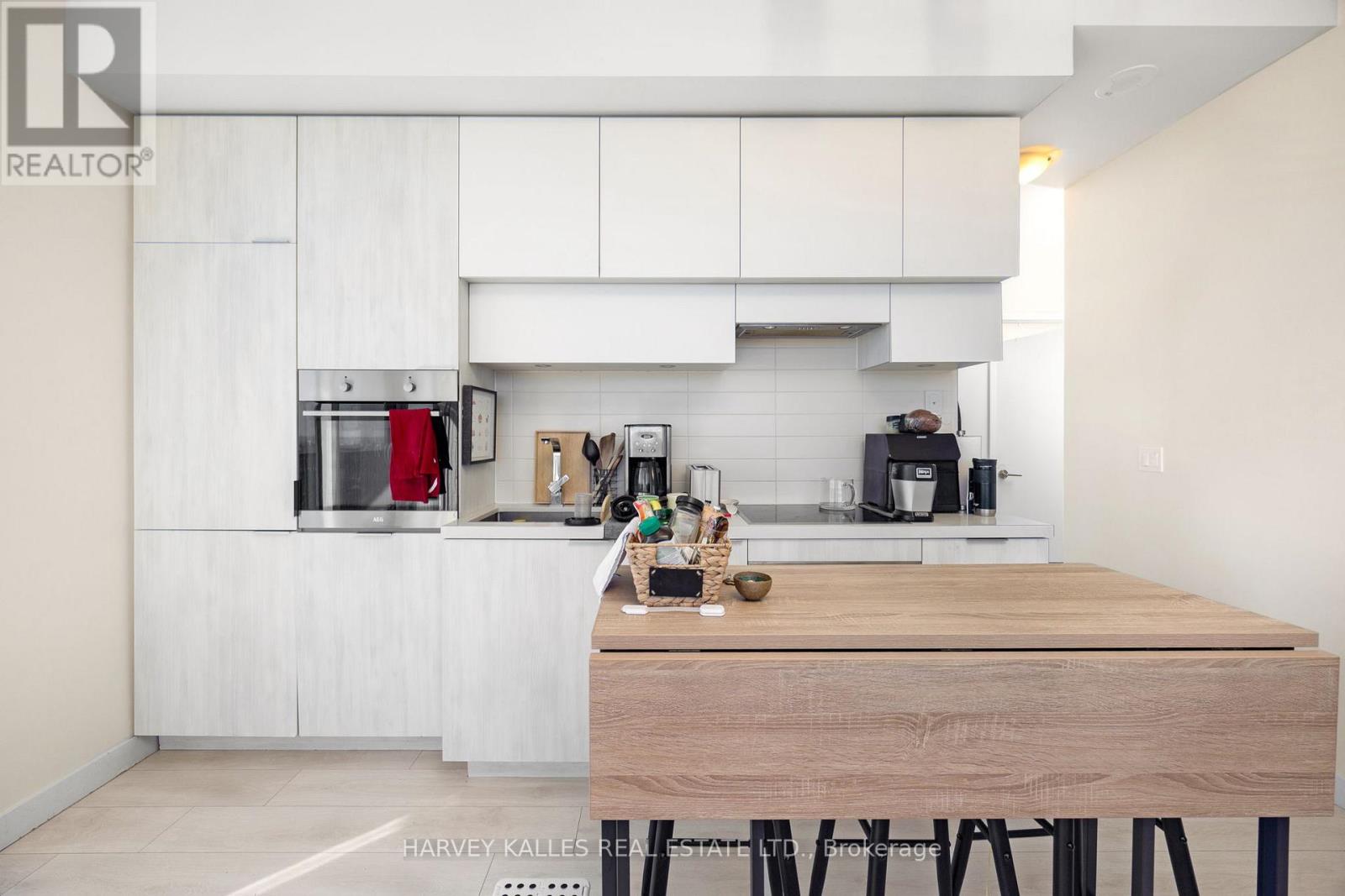 5807 - 8 Eglinton Avenue E, Toronto, Ontario  M4P 0C1 - Photo 3 - C12790416