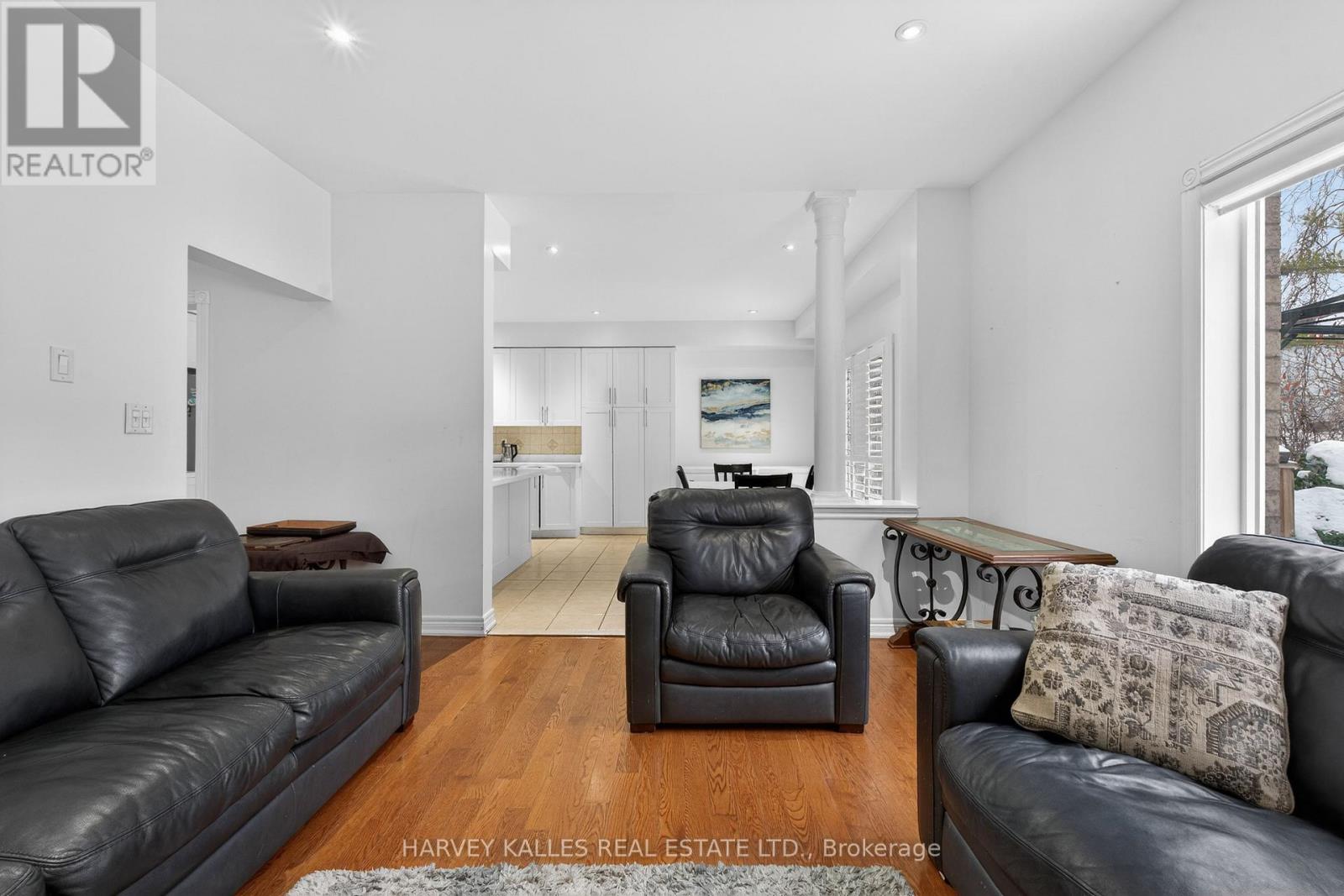 60 Wolfson Crescent, Richmond Hill, Ontario  L4E 4P1 - Photo 12 - N12790640