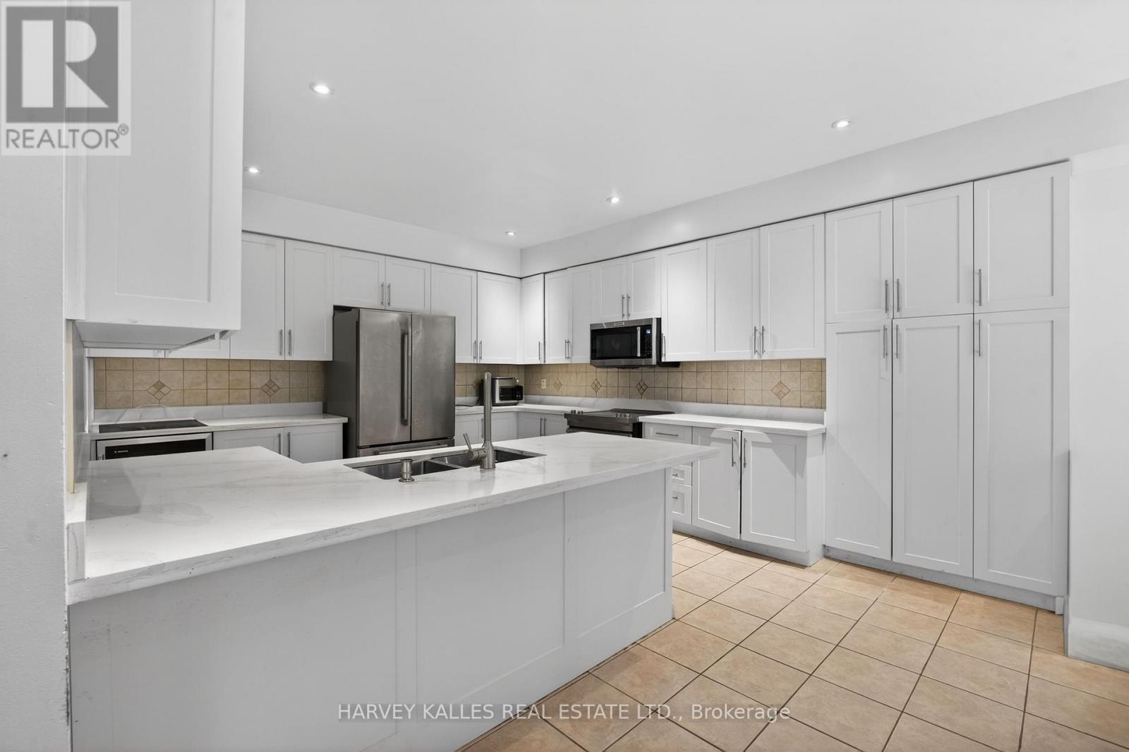 60 Wolfson Crescent, Richmond Hill, Ontario  L4E 4P1 - Photo 17 - N12790640