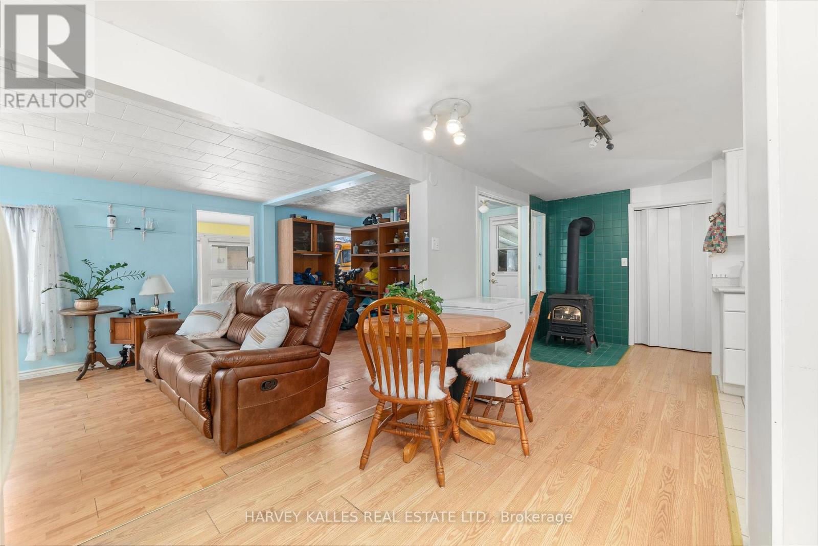 30 Maitland Street, Prince Edward County, Ontario  K0K 2T0 - Photo 11 - X12791750