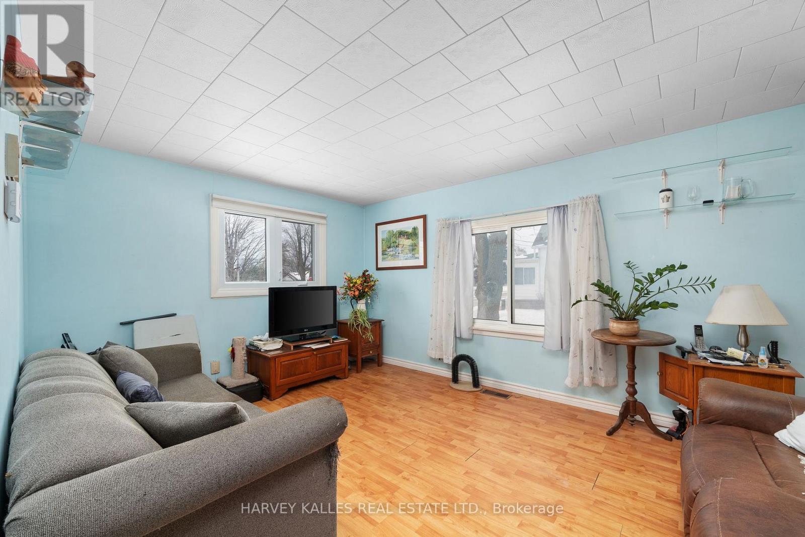 30 Maitland Street, Prince Edward County, Ontario  K0K 2T0 - Photo 8 - X12791750