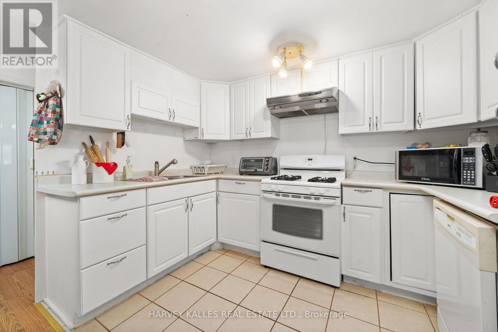 30 Maitland Street, Prince Edward County, Ontario  K0K 2T0 - Photo 9 - X12791750