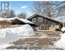 12 LADYSBRIDGE DRIVE, Toronto, Ontario