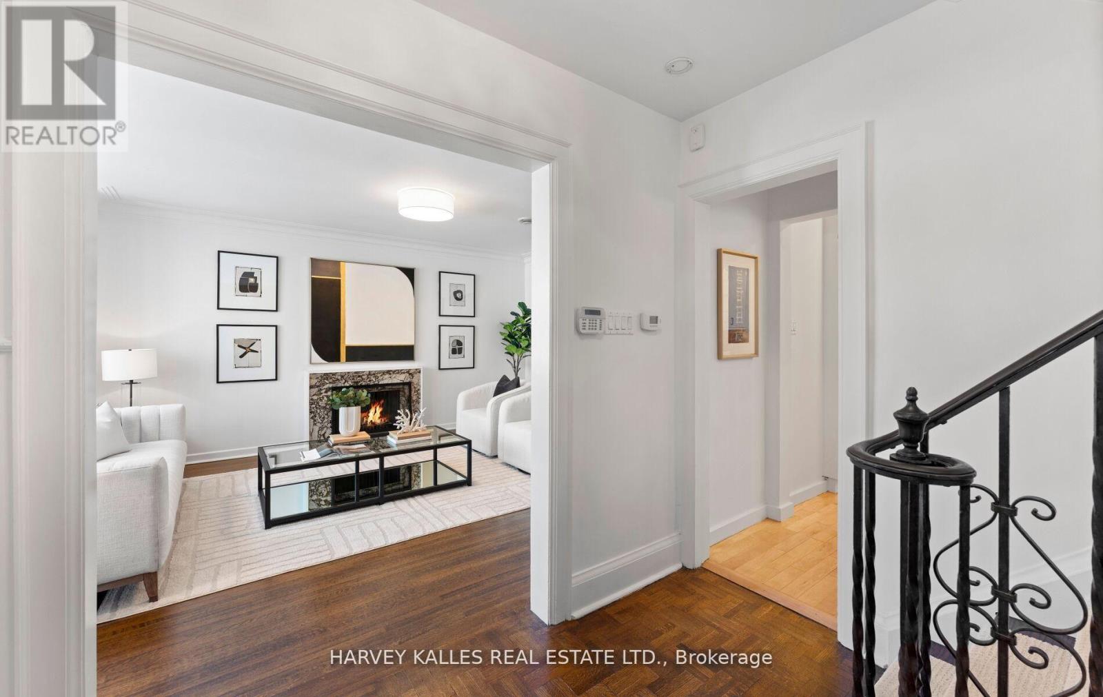 565 Briar Hill Avenue, Toronto, Ontario  M5N 1N1 - Photo 6 - C12792544