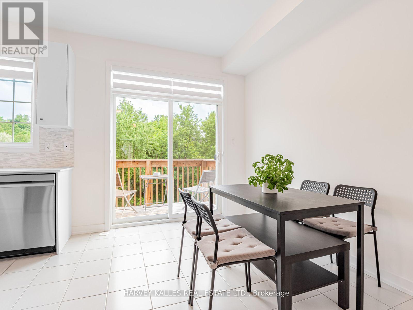 104 Lyall Stokes Circle, East Gwillimbury, Ontario  L0G 1M0 - Photo 15 - N12792630