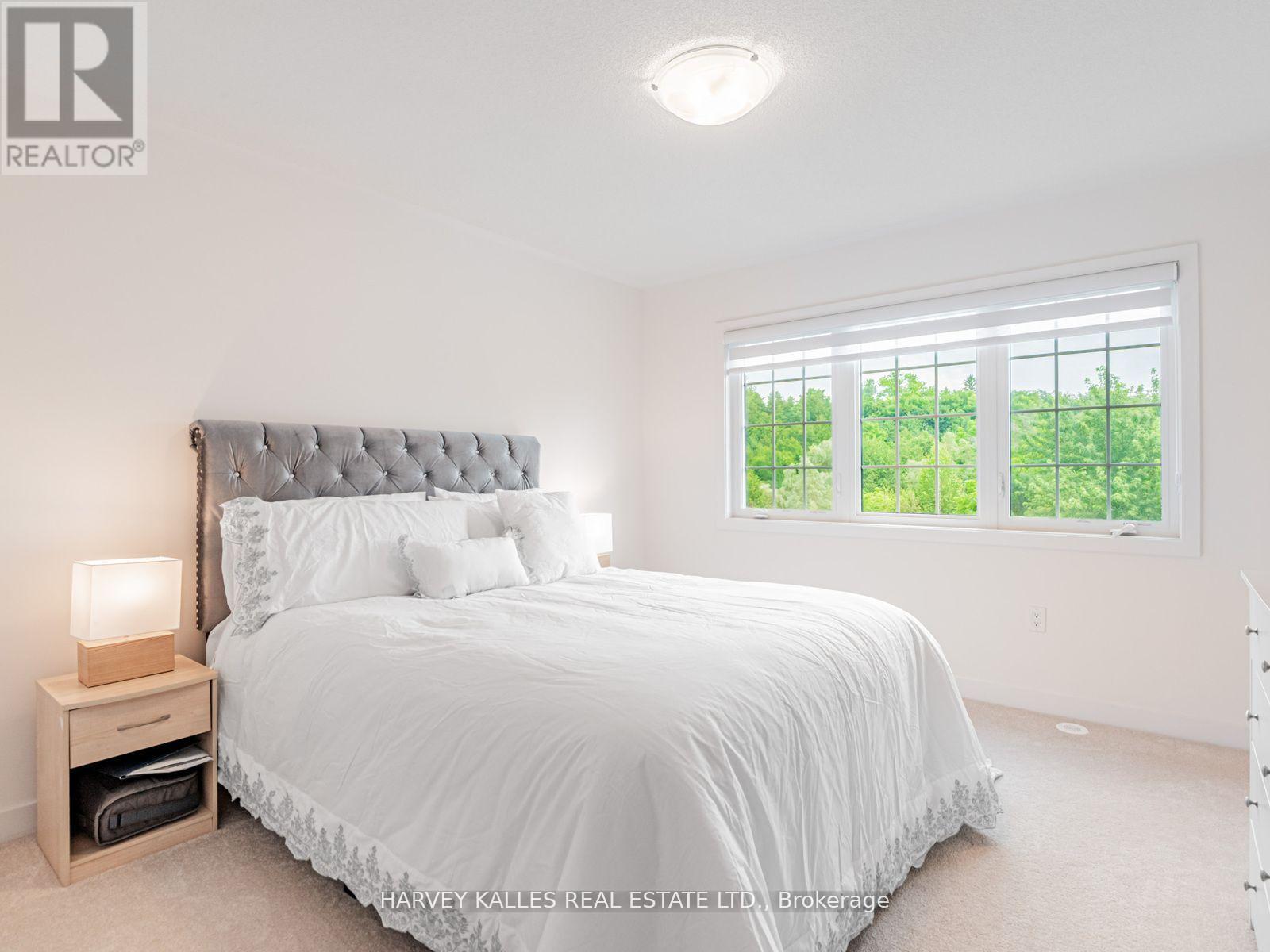 104 Lyall Stokes Circle, East Gwillimbury, Ontario  L0G 1M0 - Photo 19 - N12792630