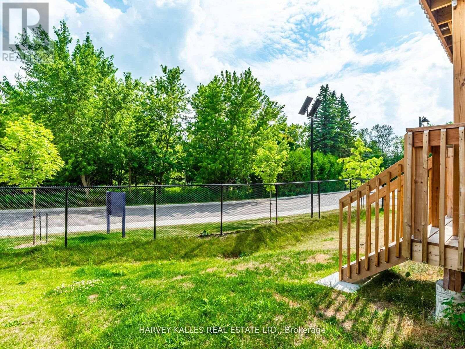 104 Lyall Stokes Circle, East Gwillimbury, Ontario  L0G 1M0 - Photo 32 - N12792630