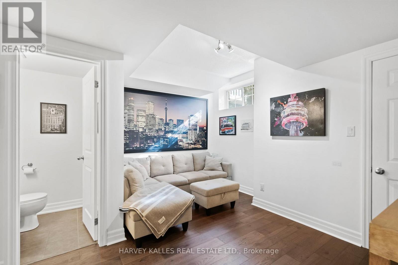 17 Peelar Mews, Toronto, Ontario  M8Y 0B1 - Photo 21 - W12793820