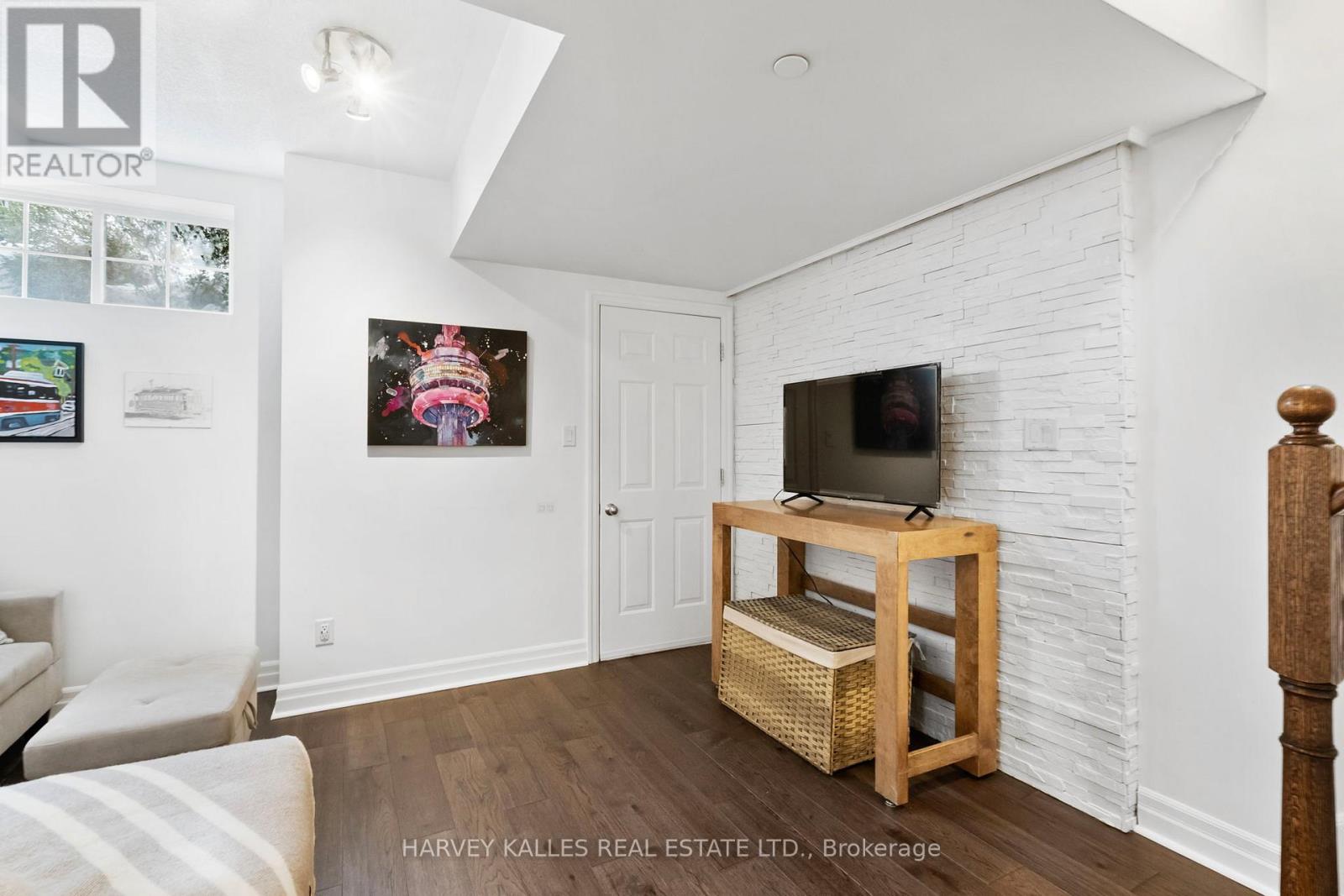 17 Peelar Mews, Toronto, Ontario  M8Y 0B1 - Photo 22 - W12793820