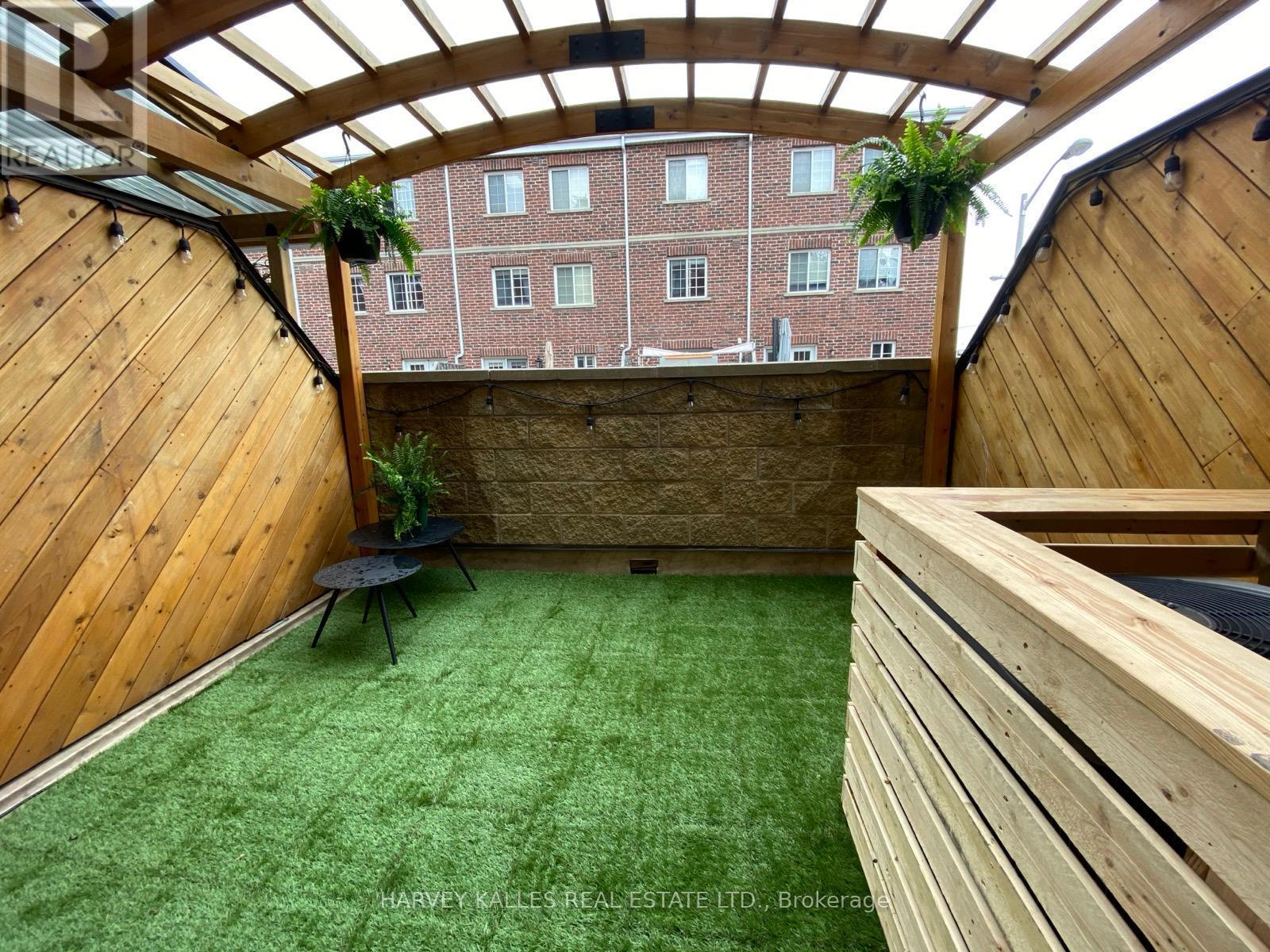 17 Peelar Mews, Toronto, Ontario  M8Y 0B1 - Photo 50 - W12793820