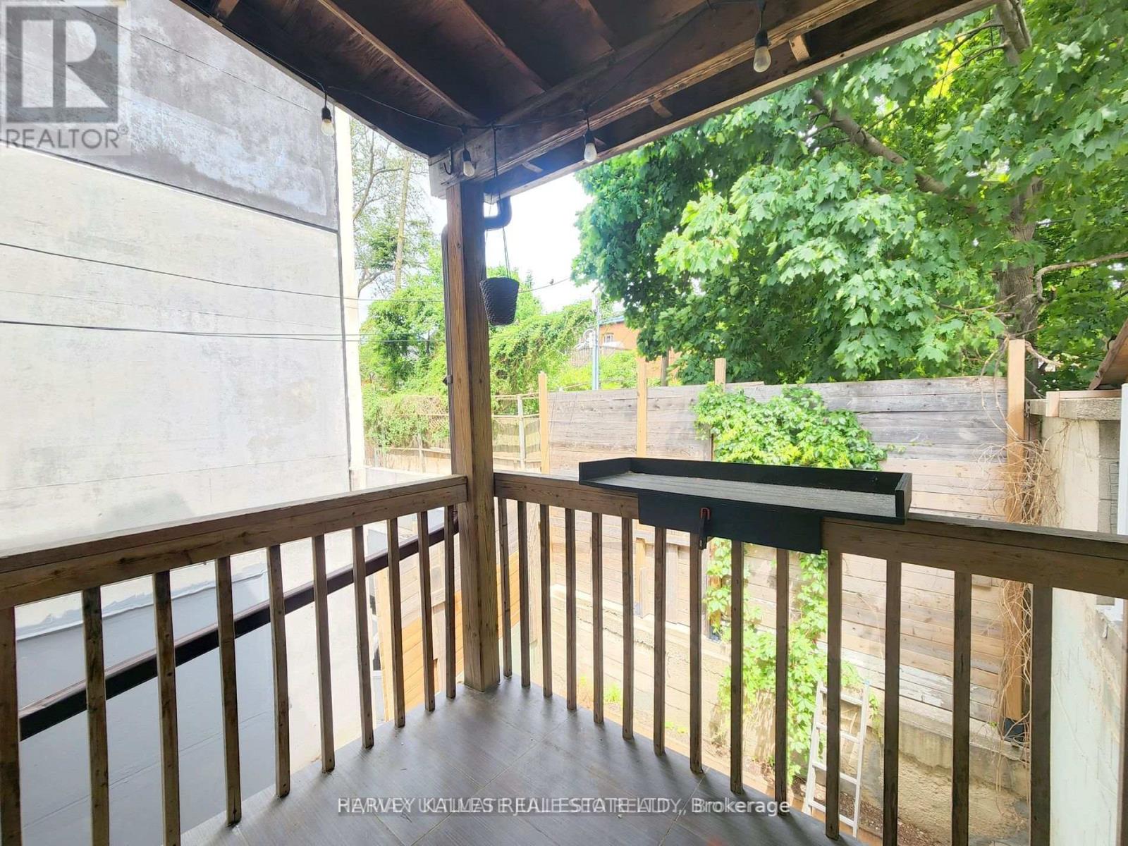 2nd Flr - 832 St Clair Avenue, Toronto, Ontario  M6C 1C1 - Photo 12 - C12794606