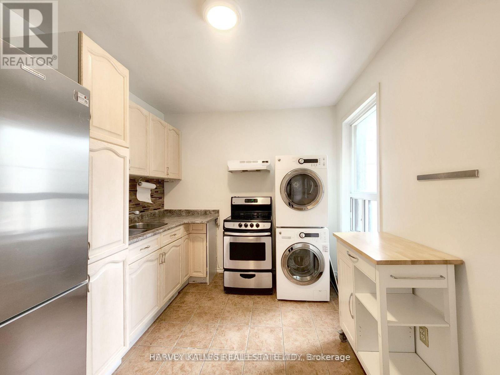 2nd Flr - 832 St Clair Avenue, Toronto, Ontario  M6C 1C1 - Photo 2 - C12794606