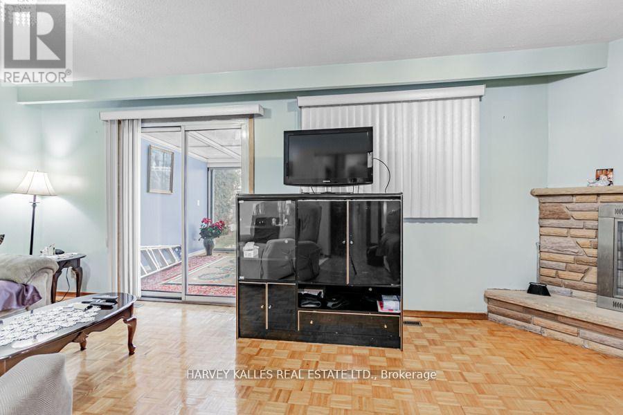 33 Tolton Drive S, Brampton, Ontario  L6V 2P9 - Photo 18 - W12794926