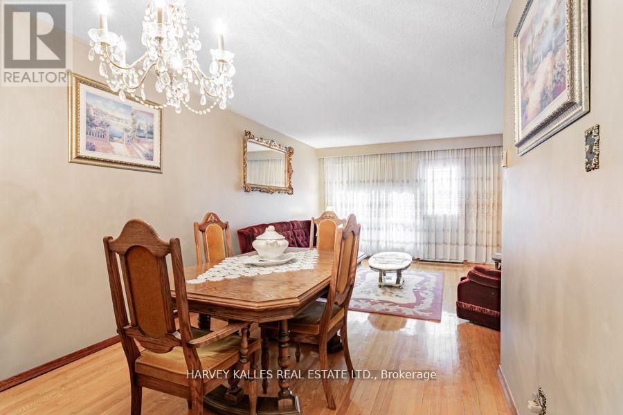 33 Tolton Drive S, Brampton, Ontario  L6V 2P9 - Photo 8 - W12794926