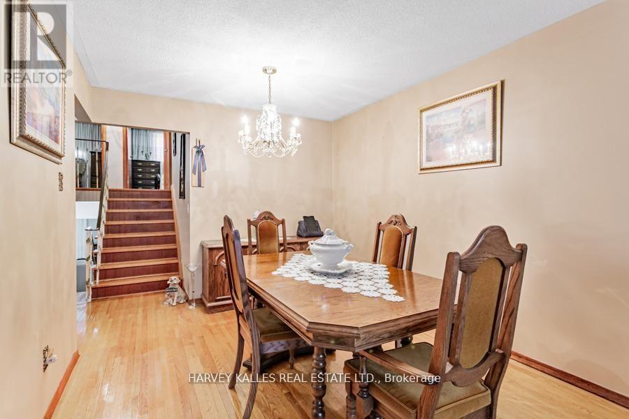 33 Tolton Drive S, Brampton, Ontario  L6V 2P9 - Photo 9 - W12794926