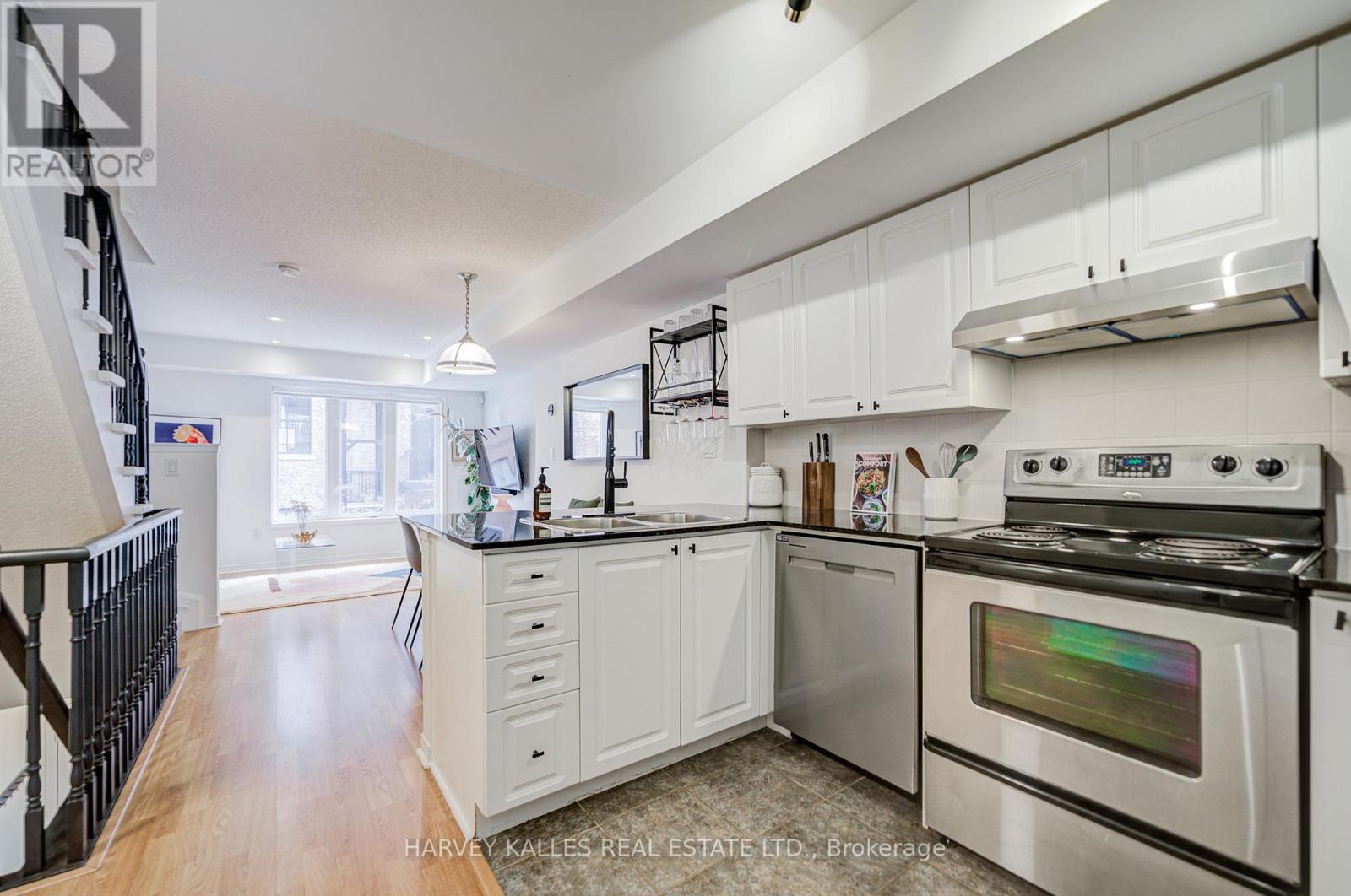 6 - 21 Foundry Avenue, Toronto, Ontario  M6H 4K7 - Photo 6 - W12795384