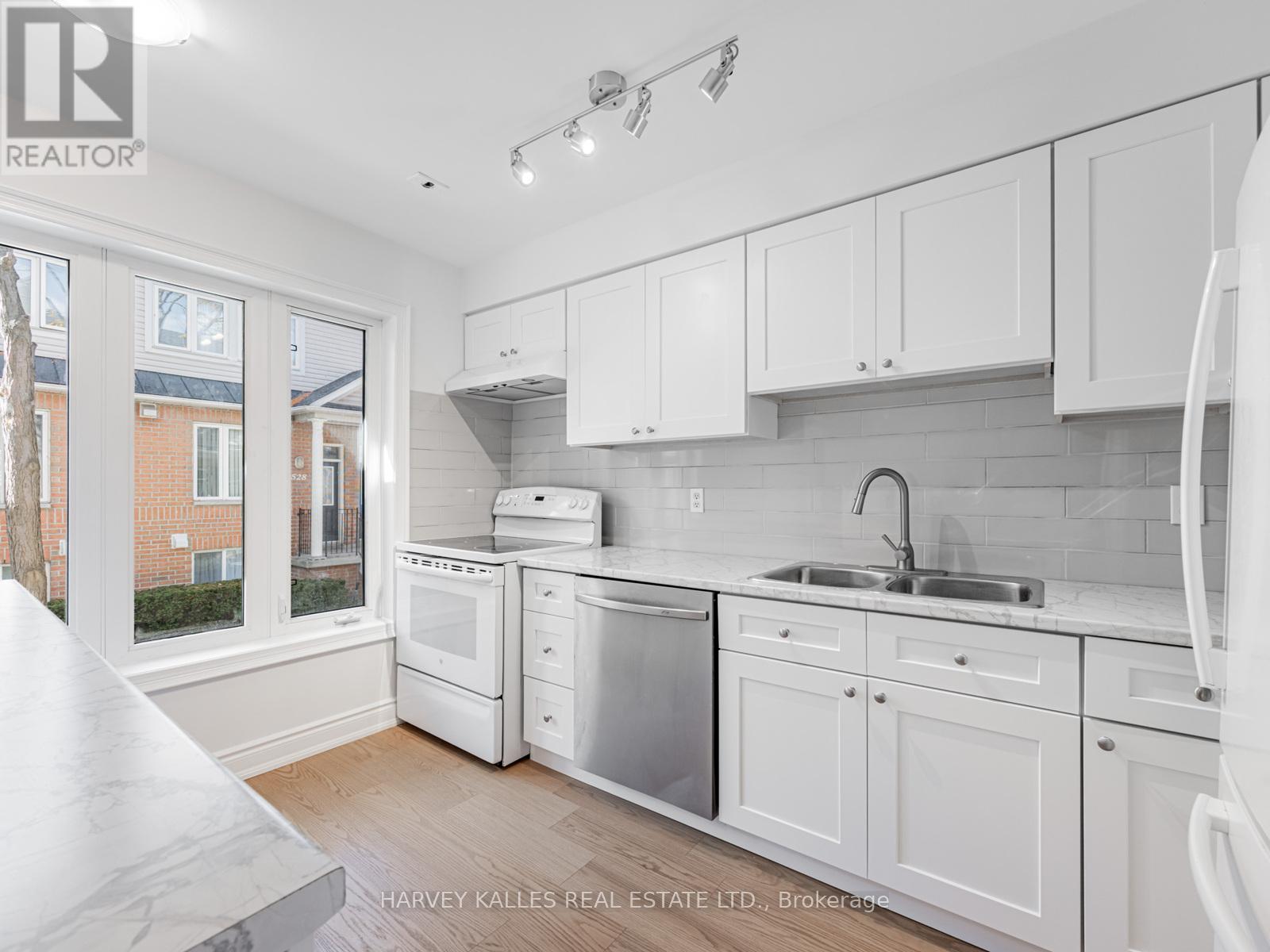 521 - 83 Mondeo Drive, Toronto, Ontario  M1P 5B6 - Photo 6 - E12795576