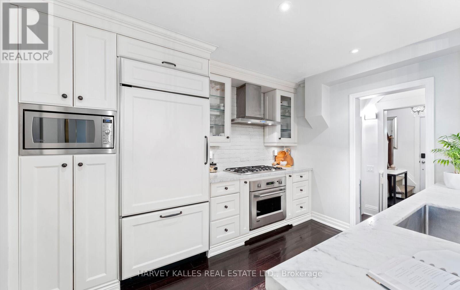 306 Wychwood Avenue, Toronto, Ontario  M6C 2T8 - Photo 12 - C12796550