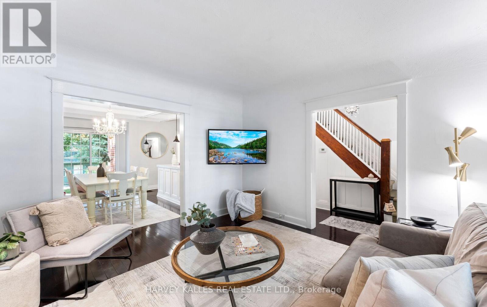 306 Wychwood Avenue, Toronto, Ontario  M6C 2T8 - Photo 5 - C12796550