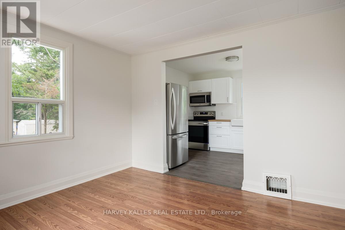 129 Major Mackenzie Drive E, Richmond Hill, Ontario  L4C 1H2 - Photo 12 - N12796692