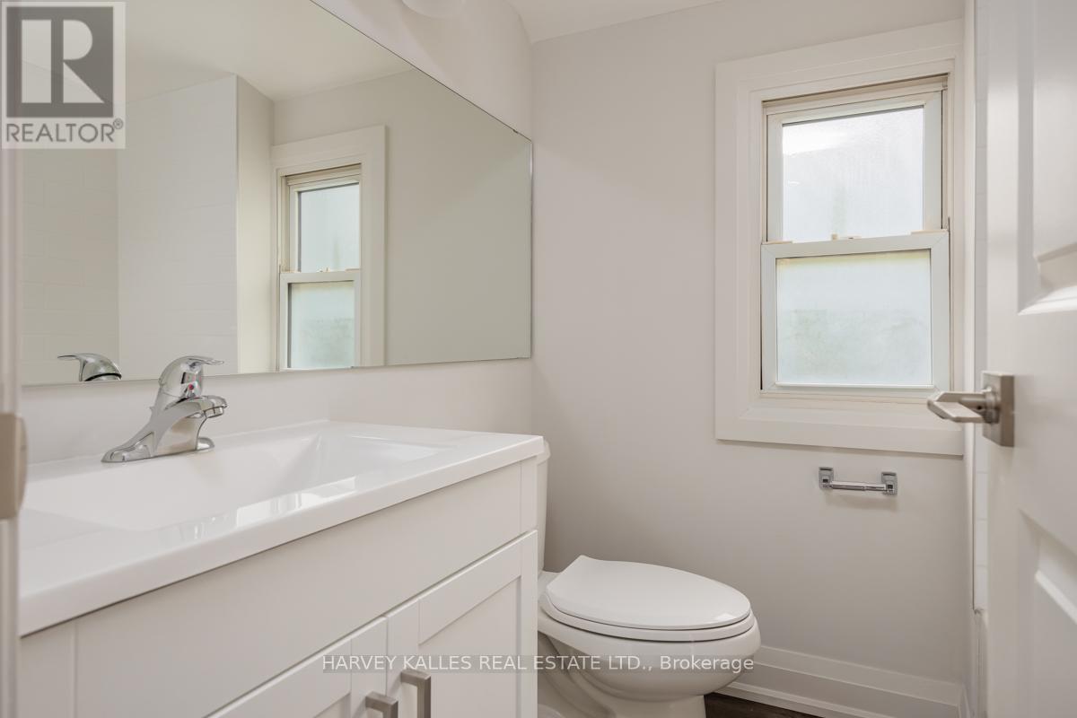 129 Major Mackenzie Drive E, Richmond Hill, Ontario  L4C 1H2 - Photo 19 - N12796692