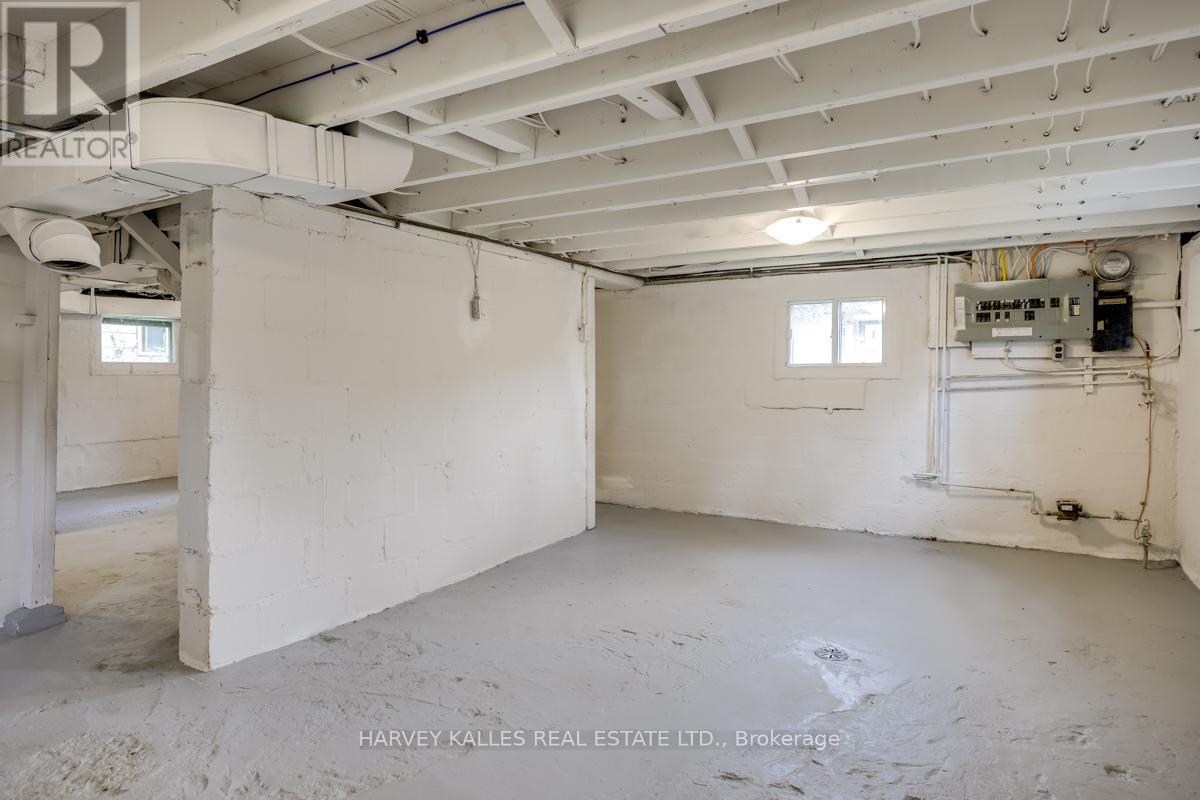 129 Major Mackenzie Drive E, Richmond Hill, Ontario  L4C 1H2 - Photo 24 - N12796692