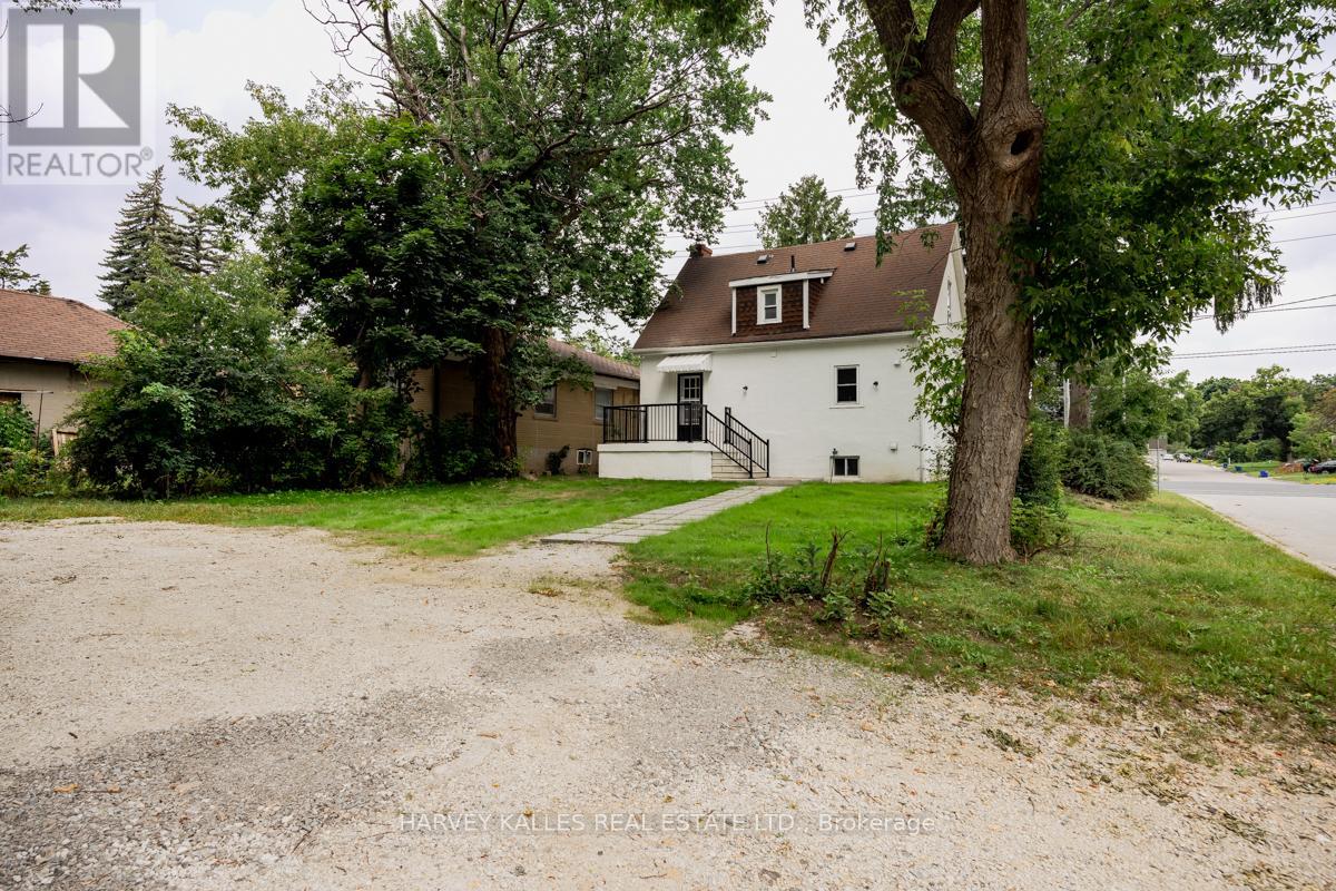 129 Major Mackenzie Drive E, Richmond Hill, Ontario  L4C 1H2 - Photo 27 - N12796692