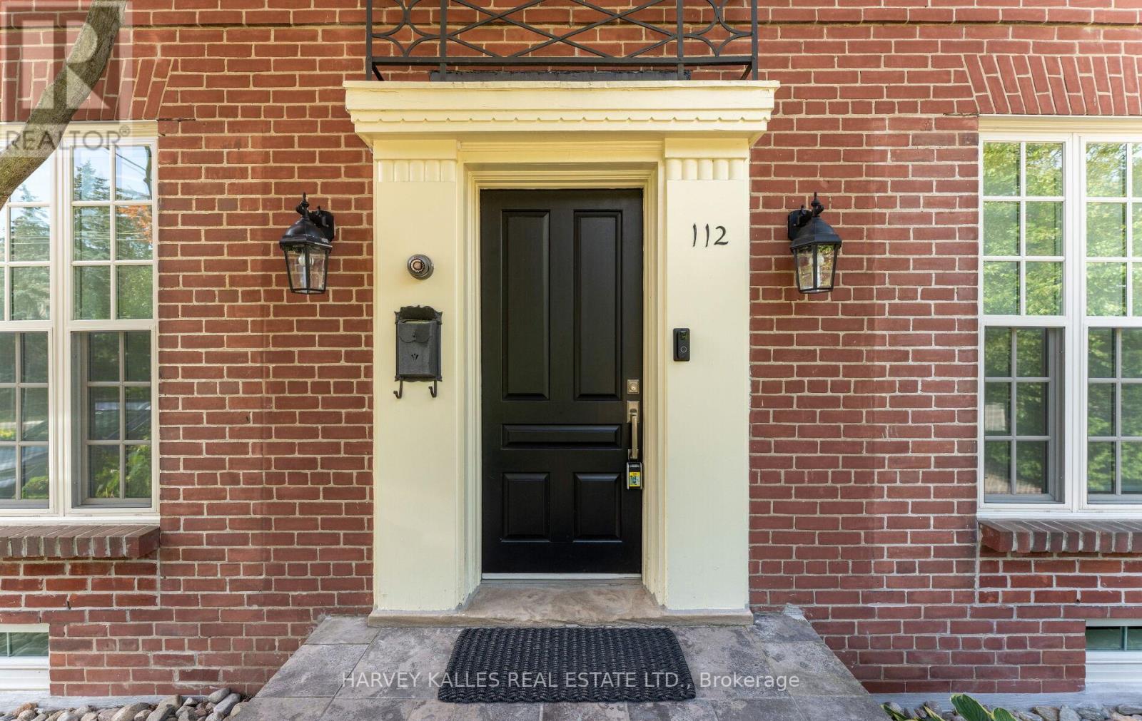 112 Mason Boulevard, Toronto, Ontario M5M 3E3 - Photo 2 - C12796904