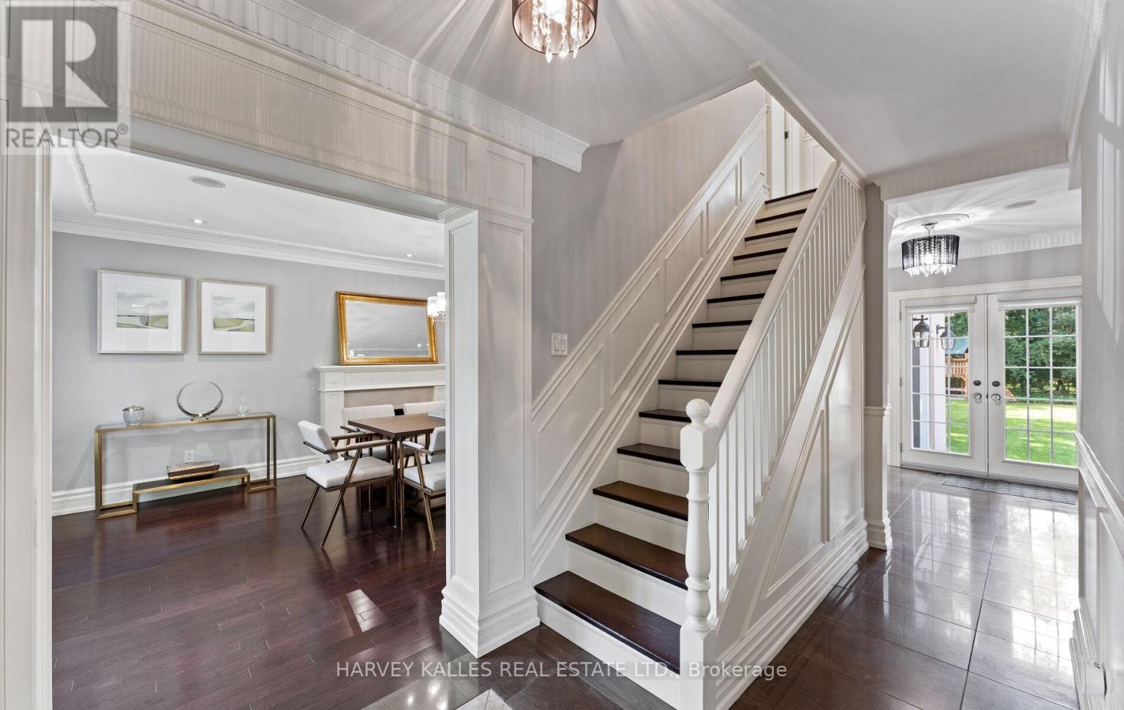 112 Mason Boulevard, Toronto, Ontario M5M 3E3 - Photo 5 - C12796904