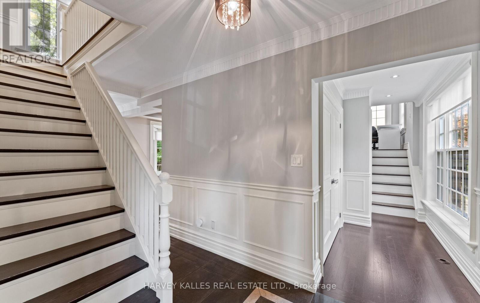 112 Mason Boulevard, Toronto, Ontario M5M 3E3 - Photo 6 - C12796904