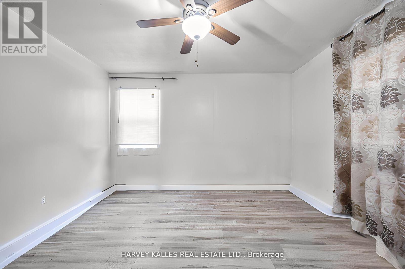 40 Dominion Road, Toronto, Ontario  M8W 1J7 - Photo 3 - W12796934