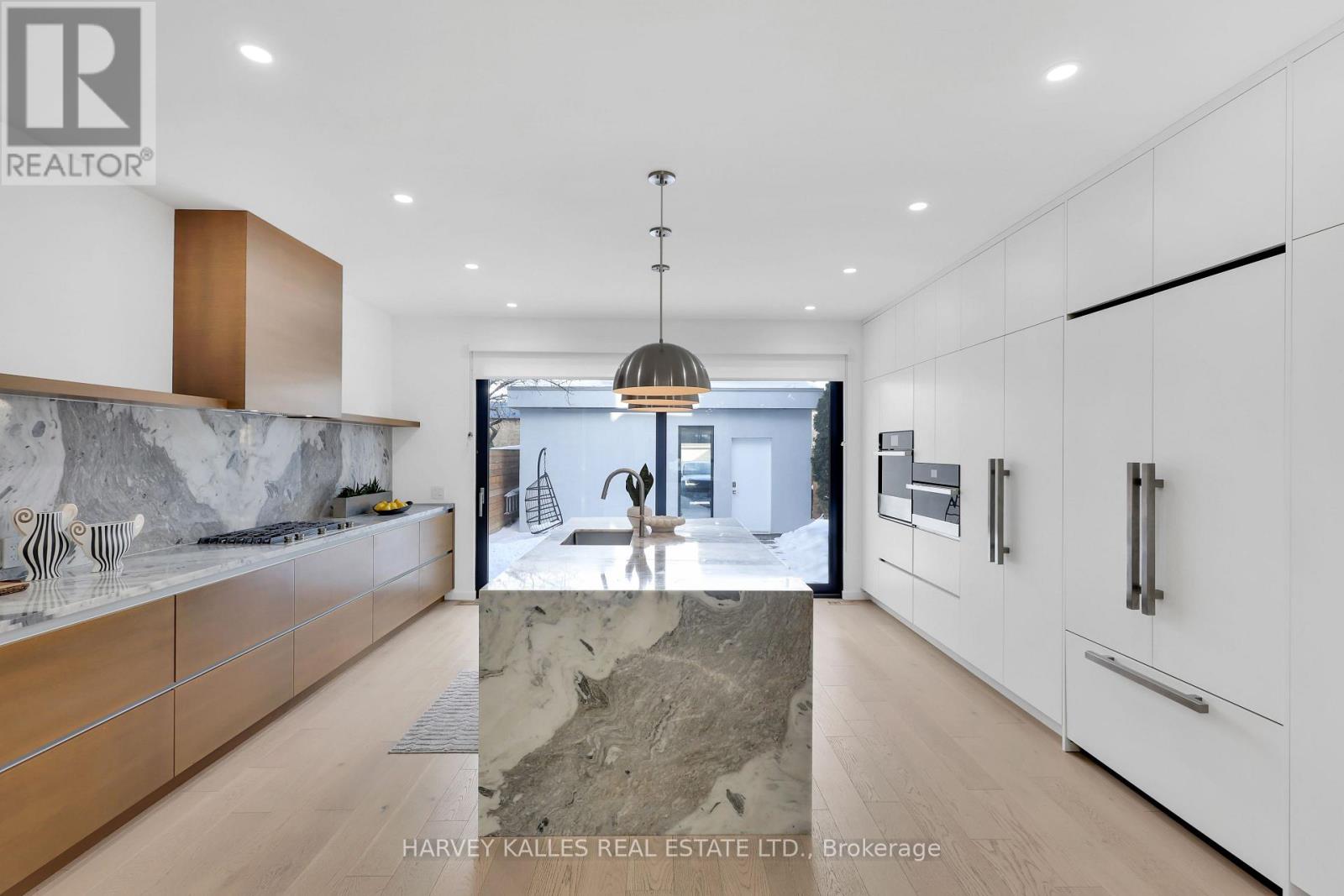 223 Wychwood Avenue, Toronto, Ontario  M6C 2T5 - Photo 12 - C12797506