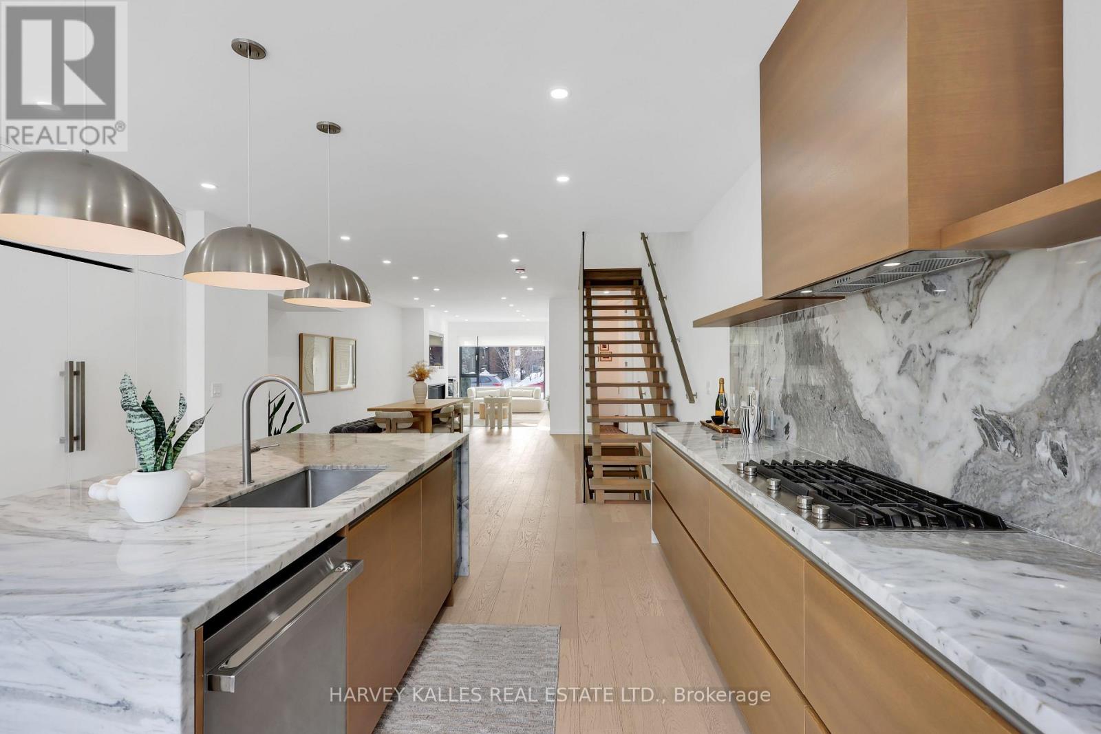 223 Wychwood Avenue, Toronto, Ontario  M6C 2T5 - Photo 16 - C12797506