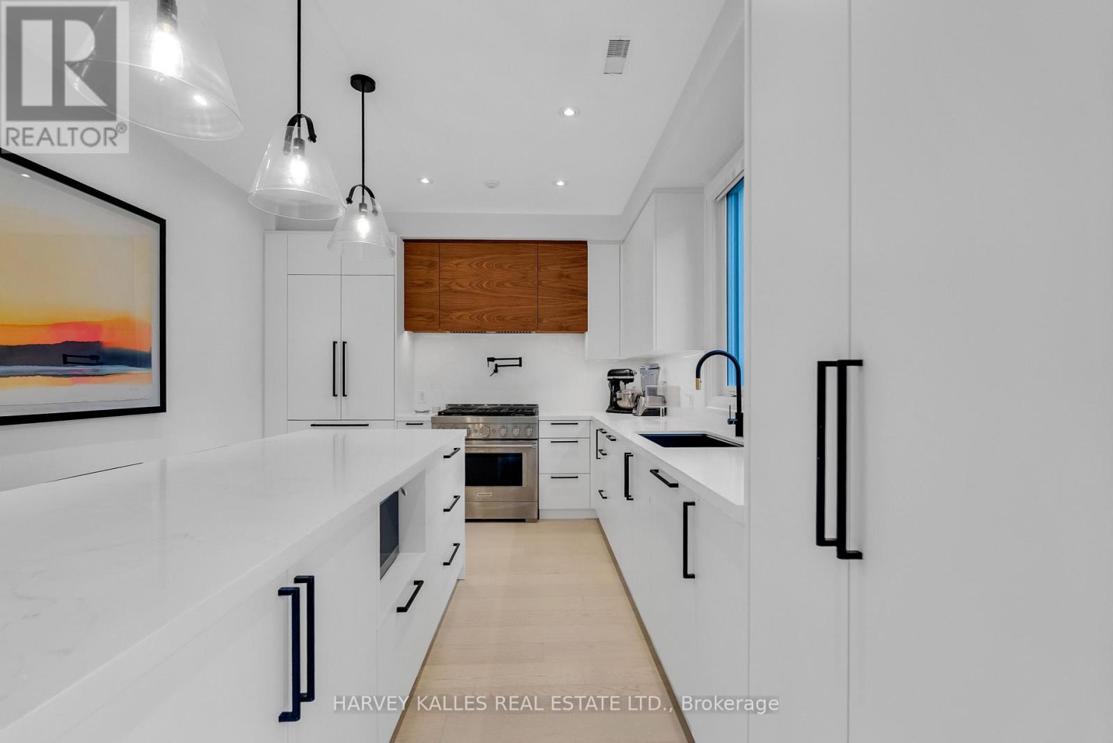 32 Almont Road, Toronto, Ontario  M3H 3E3 - Photo 18 - C12798546