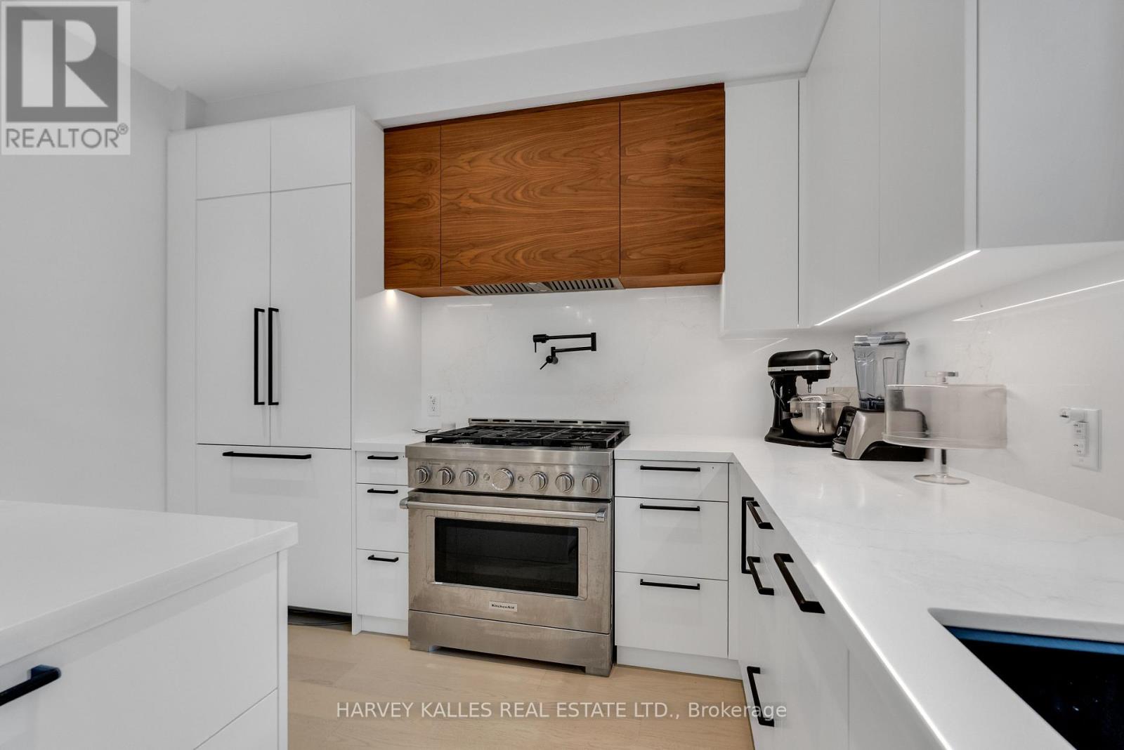 32 Almont Road, Toronto, Ontario  M3H 3E3 - Photo 19 - C12798546