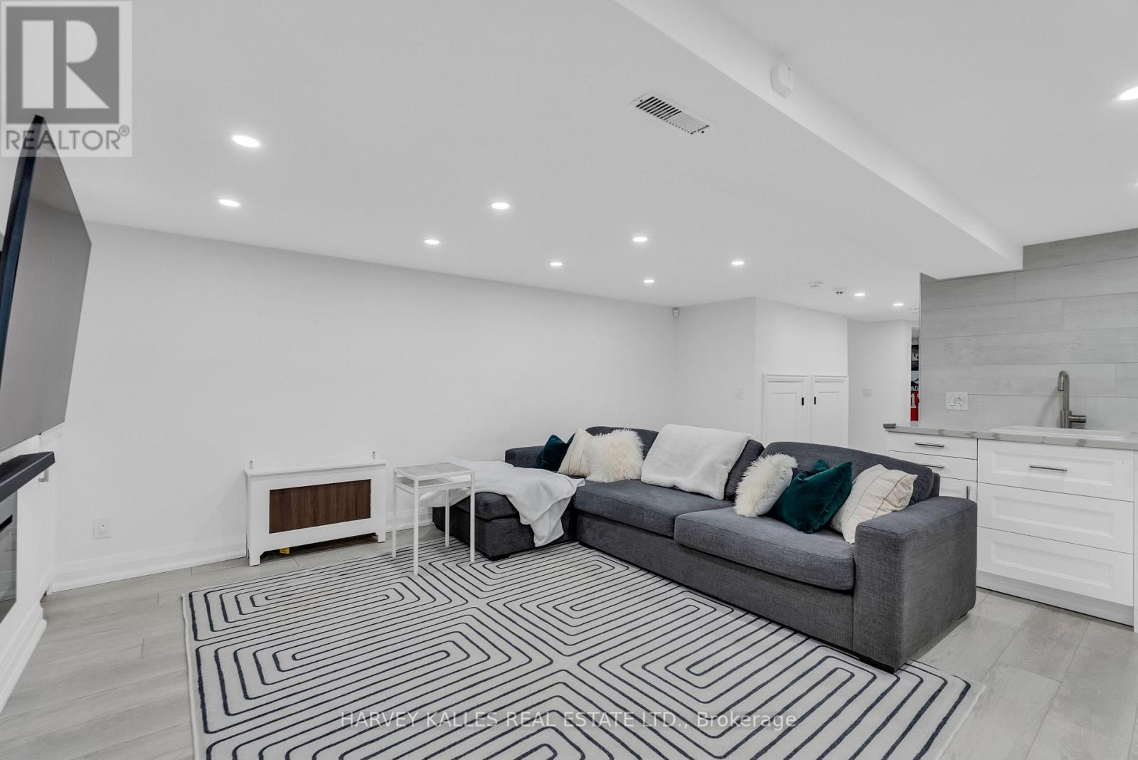 32 Almont Road, Toronto, Ontario  M3H 3E3 - Photo 41 - C12798546