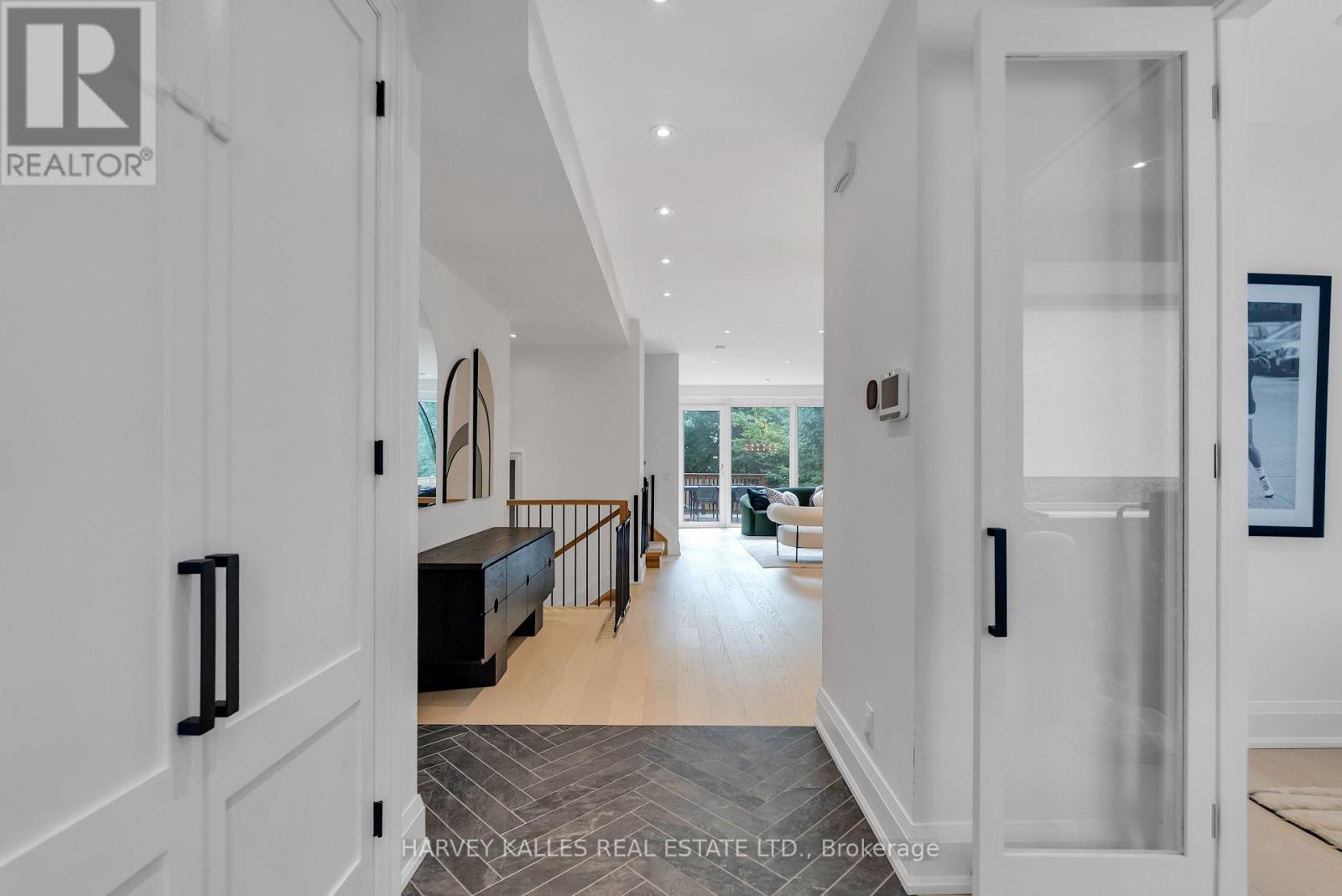 32 Almont Road, Toronto, Ontario  M3H 3E3 - Photo 6 - C12798546