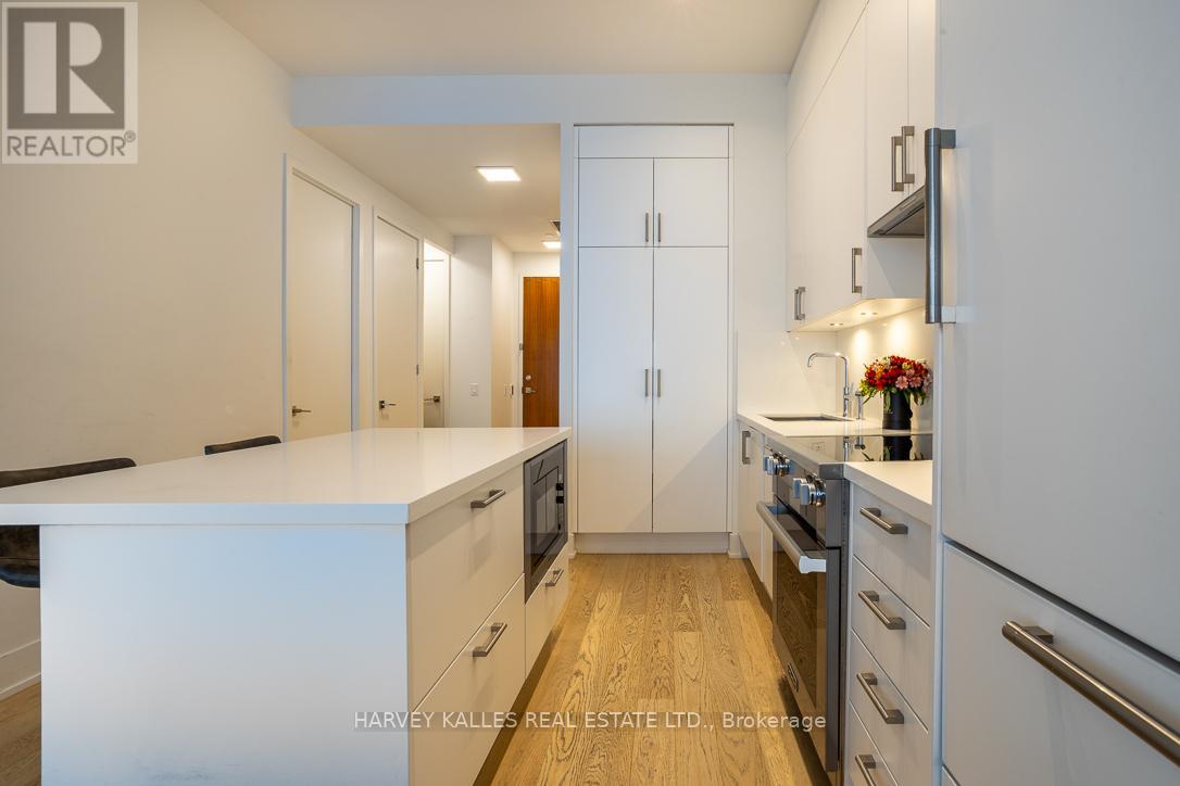 1013 - 111 St Clair Avenue W, Toronto, Ontario  M4V 1N5 - Photo 8 - C12799594