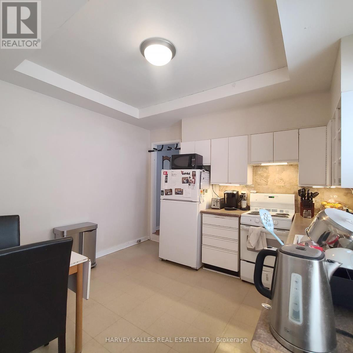 Main - 327 Howland Avenue, Toronto, Ontario  M5R 3C1 - Photo 4 - C12799758