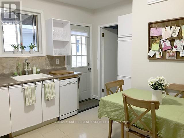 Main - 327 Howland Avenue, Toronto, Ontario  M5R 3C1 - Photo 5 - C12799758